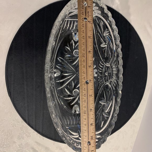 Vintage pinwheel crystal 11-in footed oval dish - Picture 4 of 7